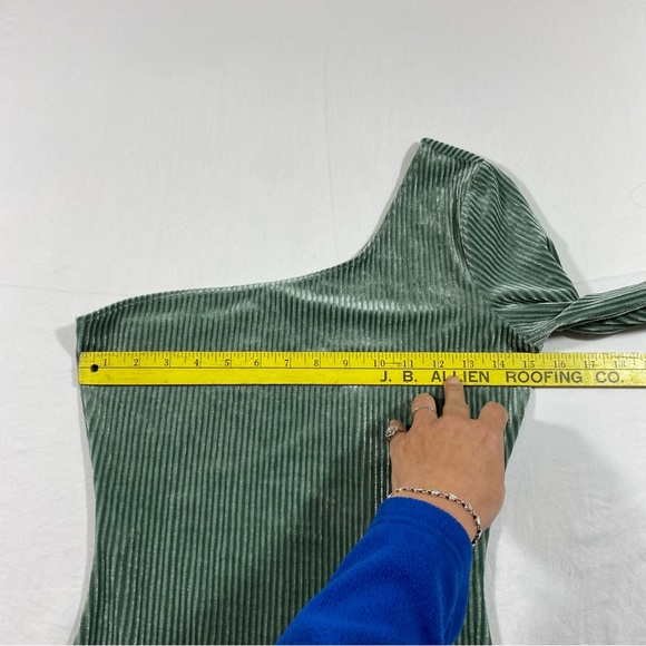 Le Lis Green Asymmetrical Bodysuit Long Sleeve suede One Arm Thong Soft … - Picture 6 of 8